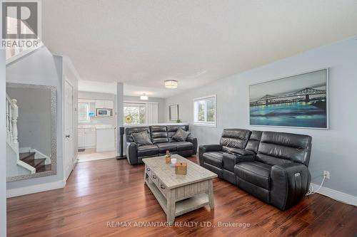 1345 Reardon Boulevard, London, ON - Indoor Photo Showing Living Room