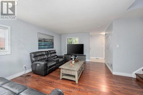 1345 Reardon Boulevard, London, ON - Indoor Photo Showing Living Room