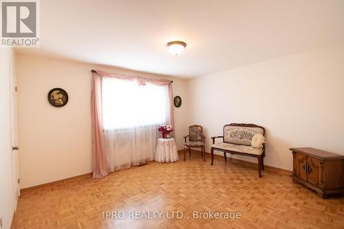 646 Bookham Crescent, Mississauga, ON - Indoor