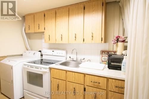 646 Bookham Crescent, Mississauga, ON - Indoor Photo Showing Laundry Room