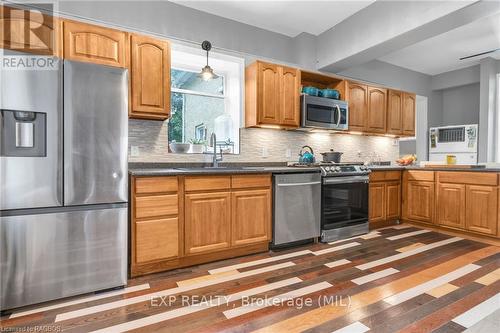 3 Clarke Street S, Minto, ON - Indoor Photo Showing Kitchen