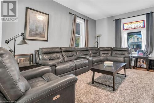 3 Clarke Street S, Clifford, ON - Indoor Photo Showing Living Room