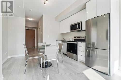 202 - 1440 Clarriage Court, Milton, ON - Indoor Photo Showing Kitchen