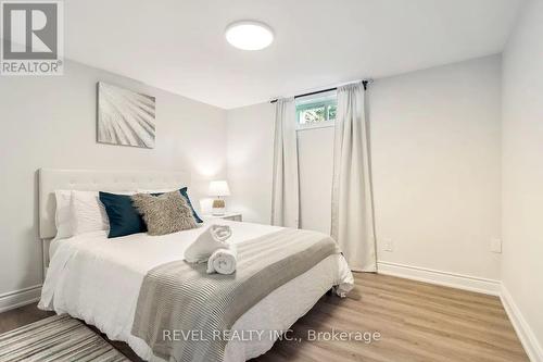 2 - 1015 Garth Street, Hamilton, ON - Indoor Photo Showing Bedroom