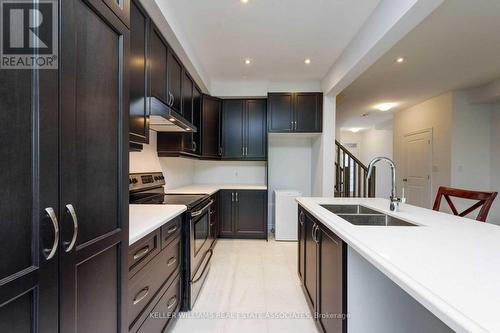 3985 Crown Street, Lincoln, ON - Indoor Photo Showing Kitchen With Double Sink With Upgraded Kitchen