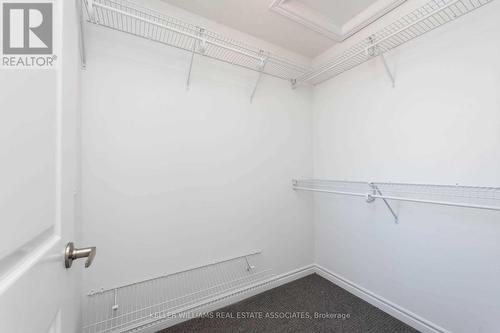 3985 Crown Street, Lincoln, ON - Indoor With Storage