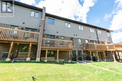 3985 Crown Street, Lincoln, ON - Outdoor With Balcony With Deck Patio Veranda With Exterior