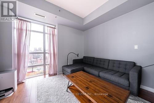 502 - 90 Charlton Avenue W, Hamilton, ON - Indoor Photo Showing Living Room