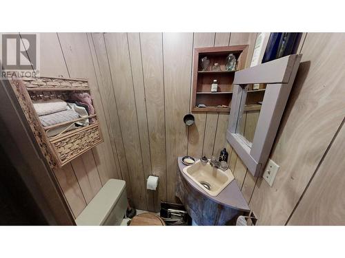 1520 Slocan  Street, Nelson, BC - Indoor Photo Showing Bathroom