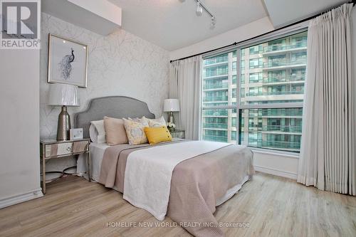 1008 - 7 Lorraine Drive, Toronto, ON - Indoor Photo Showing Bedroom