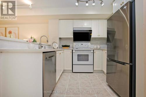 1008 - 7 Lorraine Drive, Toronto, ON - Indoor Photo Showing Kitchen