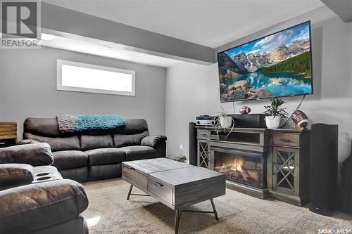 207 Drysdale Street, Rouleau, SK - Indoor Photo Showing Living Room