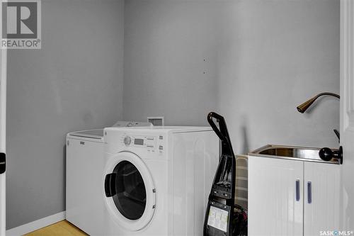 207 Drysdale Street, Rouleau, SK - Indoor Photo Showing Laundry Room