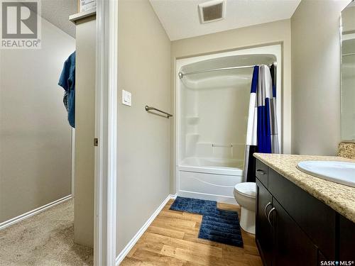 8 Cj Houston Place, Yorkton, SK - Indoor Photo Showing Bathroom