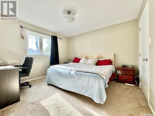 8 Cj Houston Place, Yorkton, SK - Indoor Photo Showing Bedroom