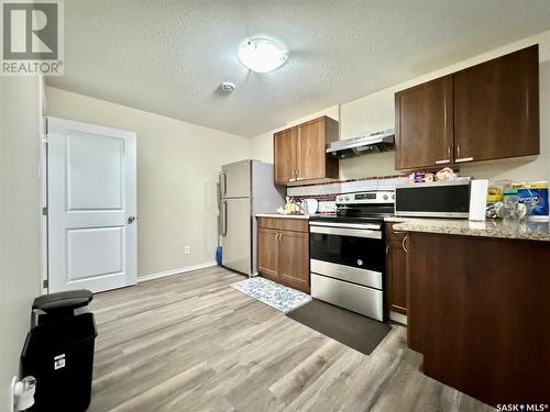 8 Cj Houston Place, Yorkton, SK - Indoor Photo Showing Kitchen