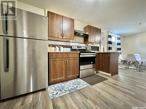 8 Cj Houston Place, Yorkton, SK - Indoor Photo Showing Kitchen