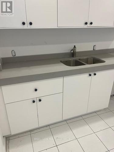 Upper - 1033 Kingston Road, Toronto, ON - Indoor Photo Showing Kitchen With Double Sink