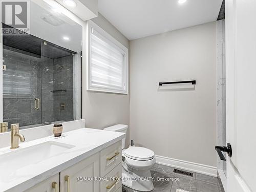 576 Bickle Drive, Oshawa, ON - Indoor Photo Showing Bathroom