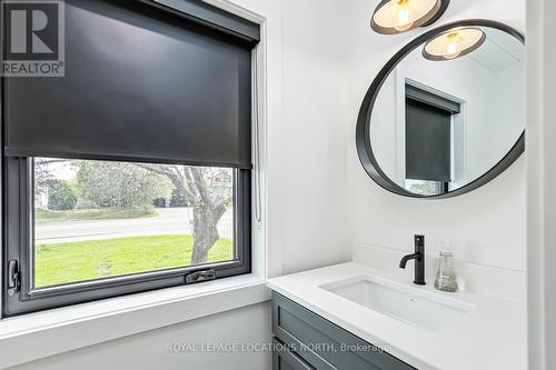 4378 County 124 Road, Clearview, ON - Indoor Photo Showing Bathroom