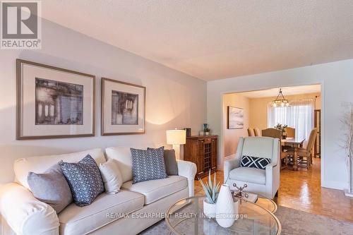 1266 Dexter Crescent, Mississauga, ON - Indoor Photo Showing Living Room