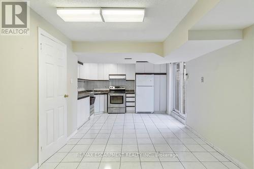 1266 Dexter Crescent, Mississauga, ON - Indoor Photo Showing Kitchen