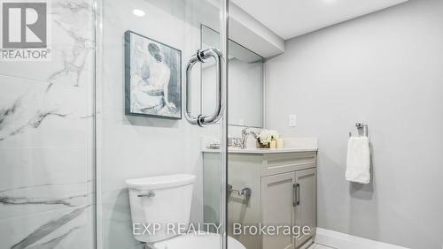 1036 Cedarwood Place, Burlington, ON - Indoor Photo Showing Bathroom