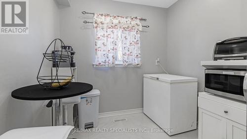 147 Fleetwood Crescent, Brampton, ON - Indoor Photo Showing Laundry Room