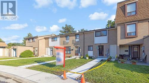 147 Fleetwood Crescent, Brampton, ON - Outdoor With Facade