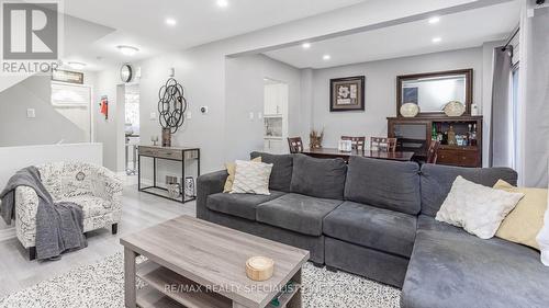 147 Fleetwood Crescent, Brampton, ON - Indoor Photo Showing Living Room