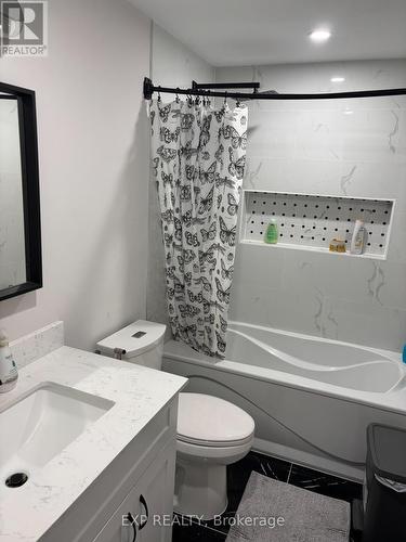 2936 Folkway Drive, Mississauga, ON - Indoor Photo Showing Bathroom