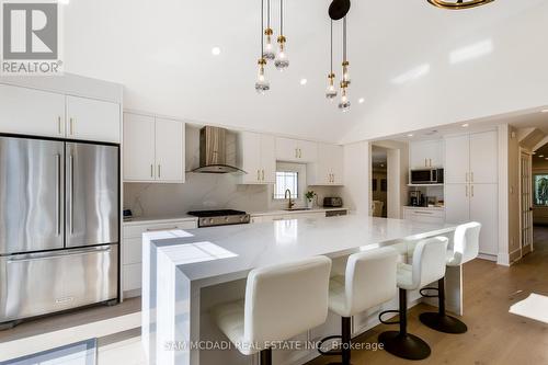 1882 Sherwood Forrest Circle, Mississauga, ON - Indoor Photo Showing Kitchen With Stainless Steel Kitchen With Upgraded Kitchen