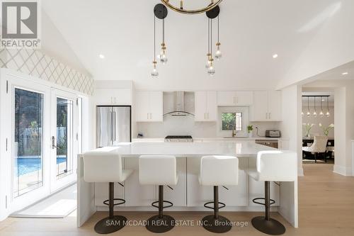 1882 Sherwood Forrest Circle, Mississauga, ON - Indoor Photo Showing Kitchen With Stainless Steel Kitchen With Upgraded Kitchen