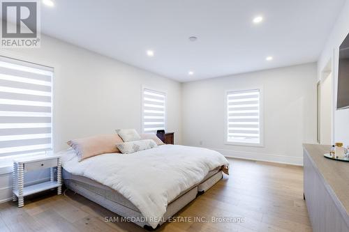 1882 Sherwood Forrest Circle, Mississauga, ON - Indoor Photo Showing Bedroom