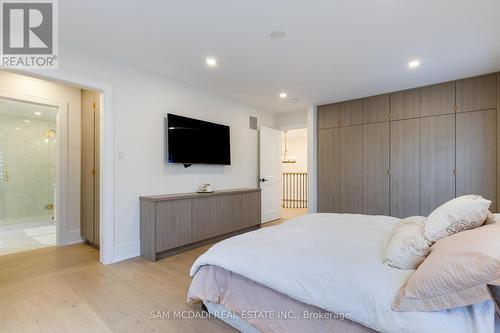 1882 Sherwood Forrest Circle, Mississauga, ON - Indoor Photo Showing Bedroom