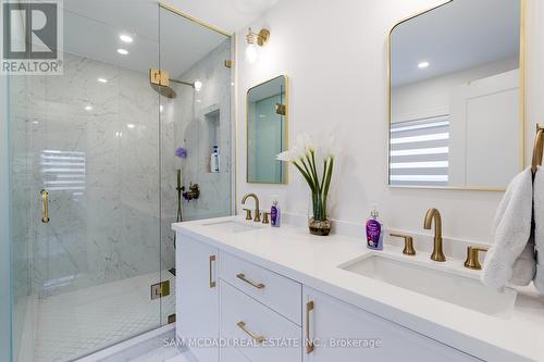 1882 Sherwood Forrest Circle, Mississauga, ON - Indoor Photo Showing Bathroom