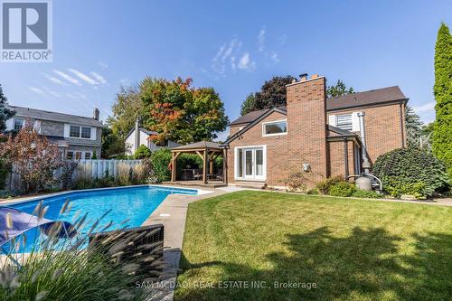 1882 Sherwood Forrest Circle, Mississauga, ON - Outdoor With In Ground Pool