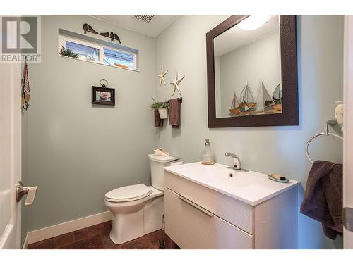 8617 Fitzmaurice Drive, Coldstream, BC - Indoor Photo Showing Bathroom