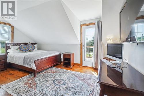 12509 Dublin Line, Halton Hills, ON - Indoor Photo Showing Bedroom