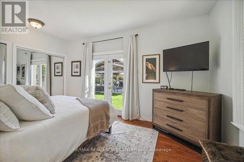 12509 Dublin Line, Halton Hills, ON - Indoor Photo Showing Bedroom