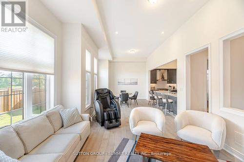 1303 Minnow Street, Oakville, ON - Indoor Photo Showing Living Room