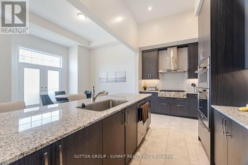 1303 Minnow Street, Oakville, ON - Indoor Photo Showing Kitchen With Upgraded Kitchen