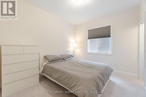 1303 Minnow Street, Oakville, ON - Indoor Photo Showing Bedroom