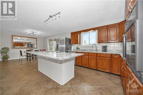 411 Belvedere Road, Clarence-Rockland, ON - Indoor Photo Showing Kitchen