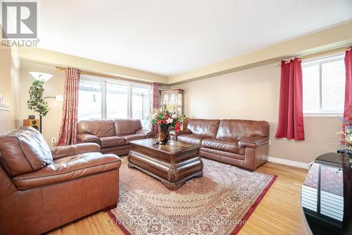 44 Dominion Drive, Guelph, ON - Indoor Photo Showing Living Room