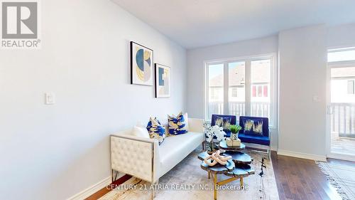 90 - 21 Diana Avenue, Brantford, ON - Indoor Photo Showing Living Room