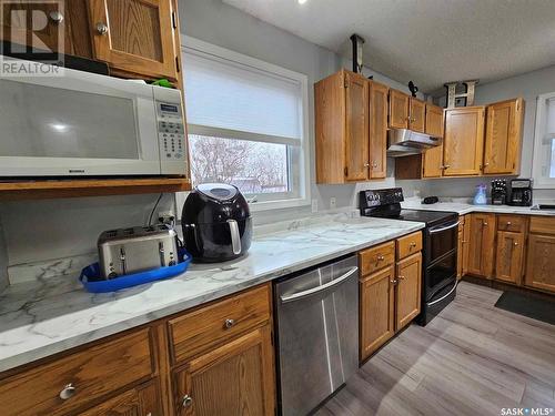 10620 Bennett Crescent, North Battleford, SK - Indoor Photo Showing Kitchen With Double Sink