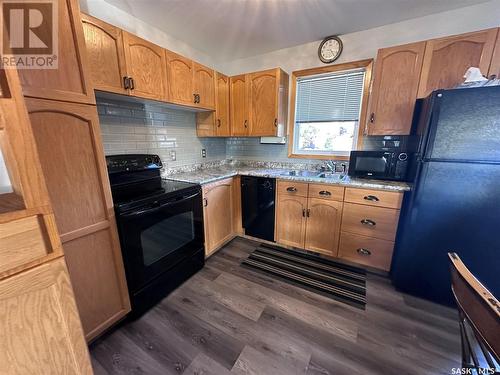 502 Mcleod Avenue, Estevan, SK - Indoor Photo Showing Kitchen