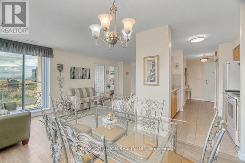 Ph19 - 51 Baffin Court, Richmond Hill, ON - Indoor