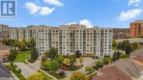 Ph19 - 51 Baffin Court, Richmond Hill, ON - Outdoor With Facade